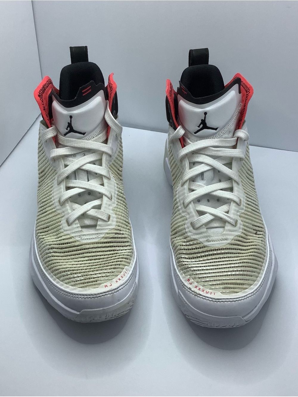 Nike Air Jordan Boy's Sneaker White/Black/Siren Red Size 7 Youth M